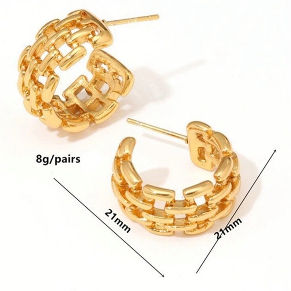 Gold Sculpted Chain Hoop Earrings - Picture 7 of 7